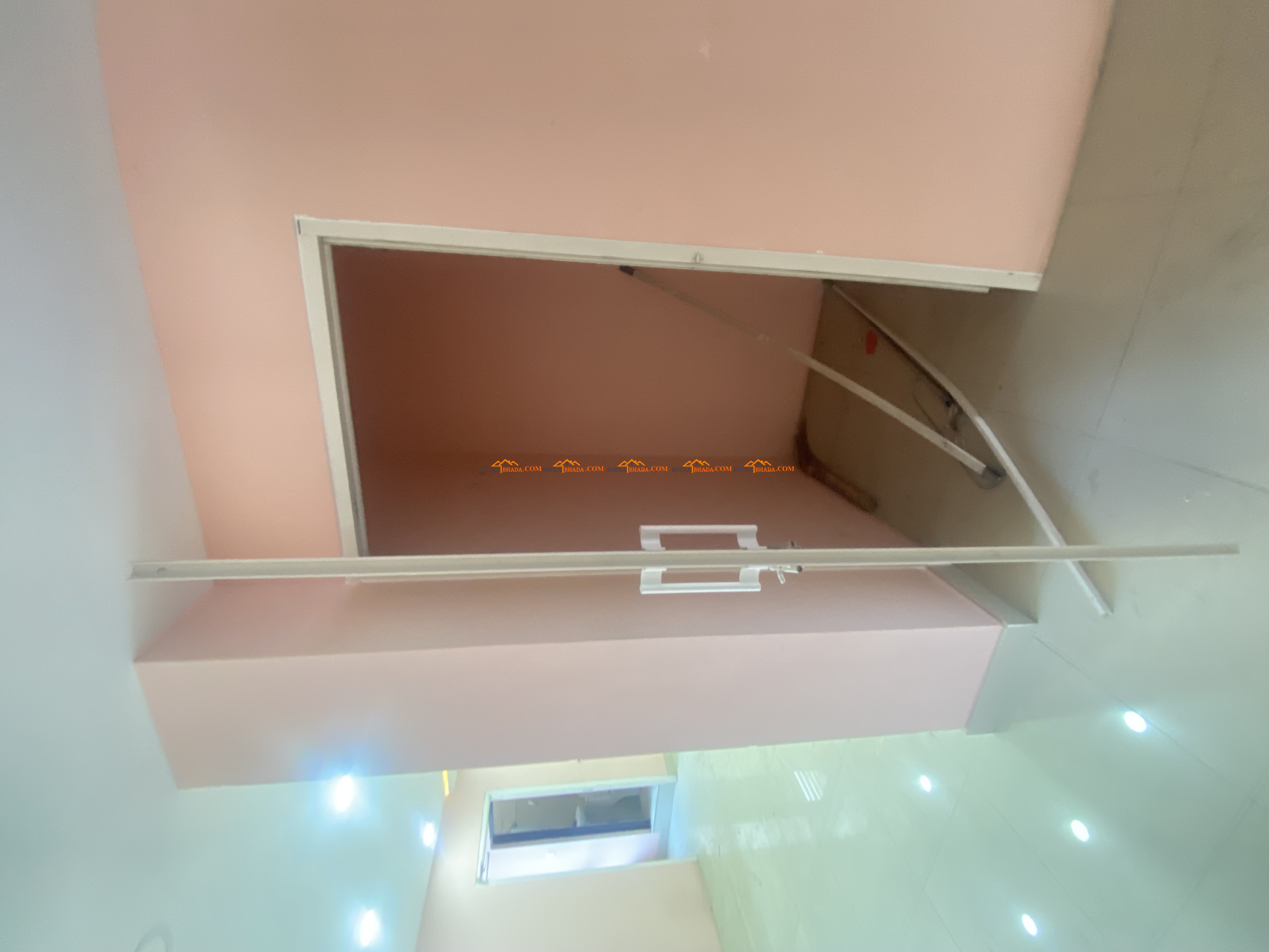 Commercial space available for rent in Gwarko