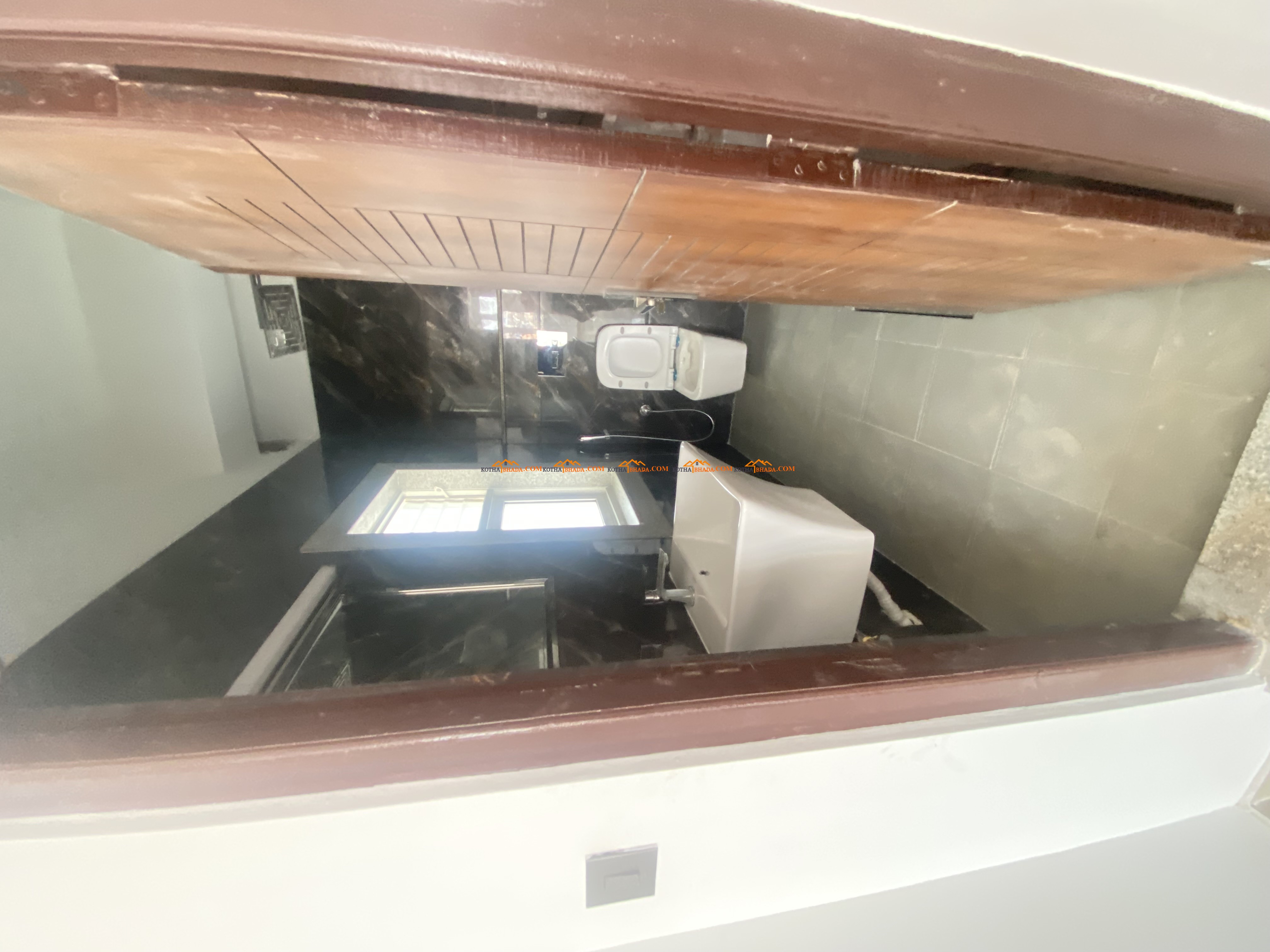 Office space available for rent in Gwarko ( with roof)