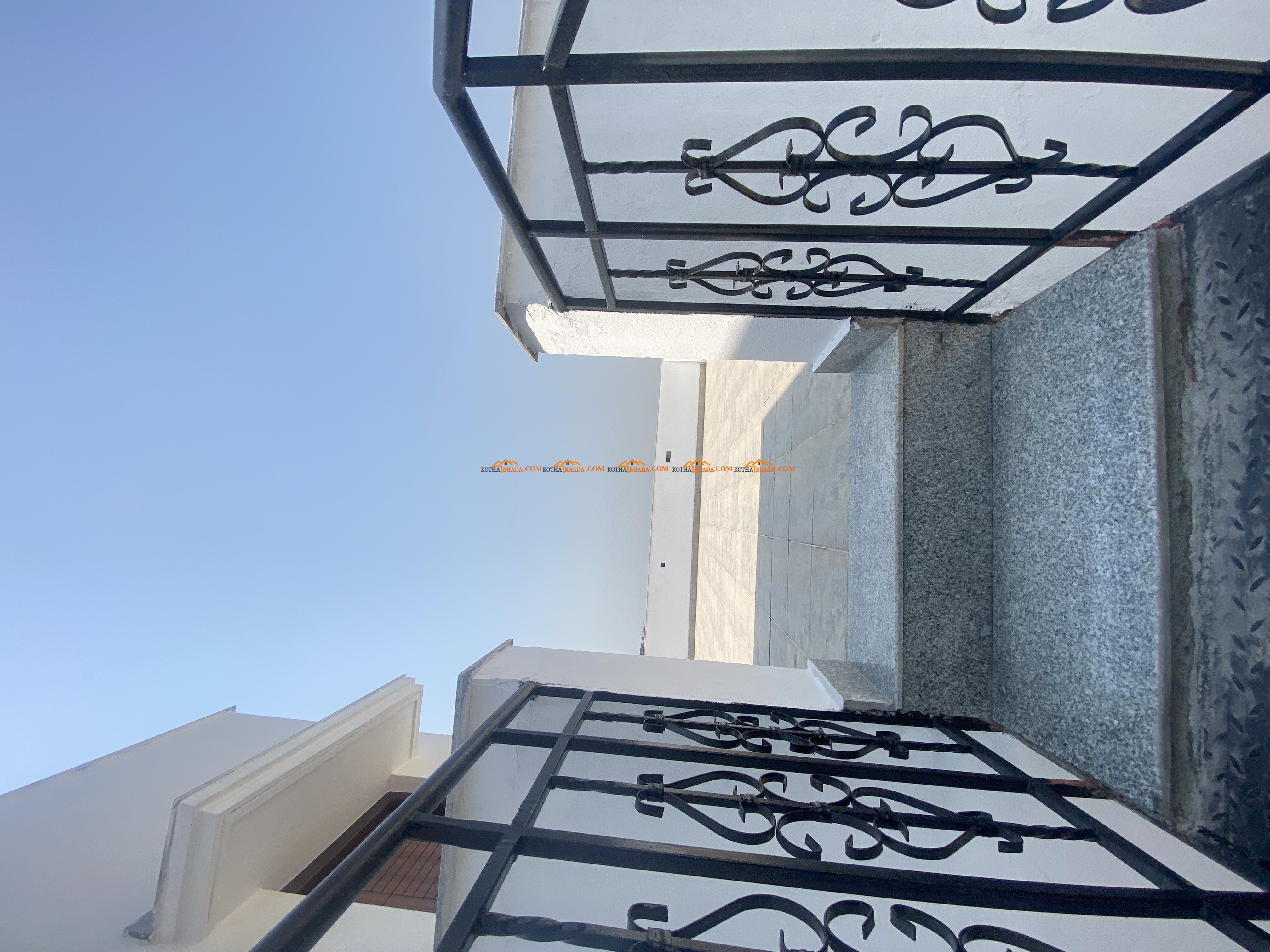 Office space available for rent in Gwarko ( with roof)