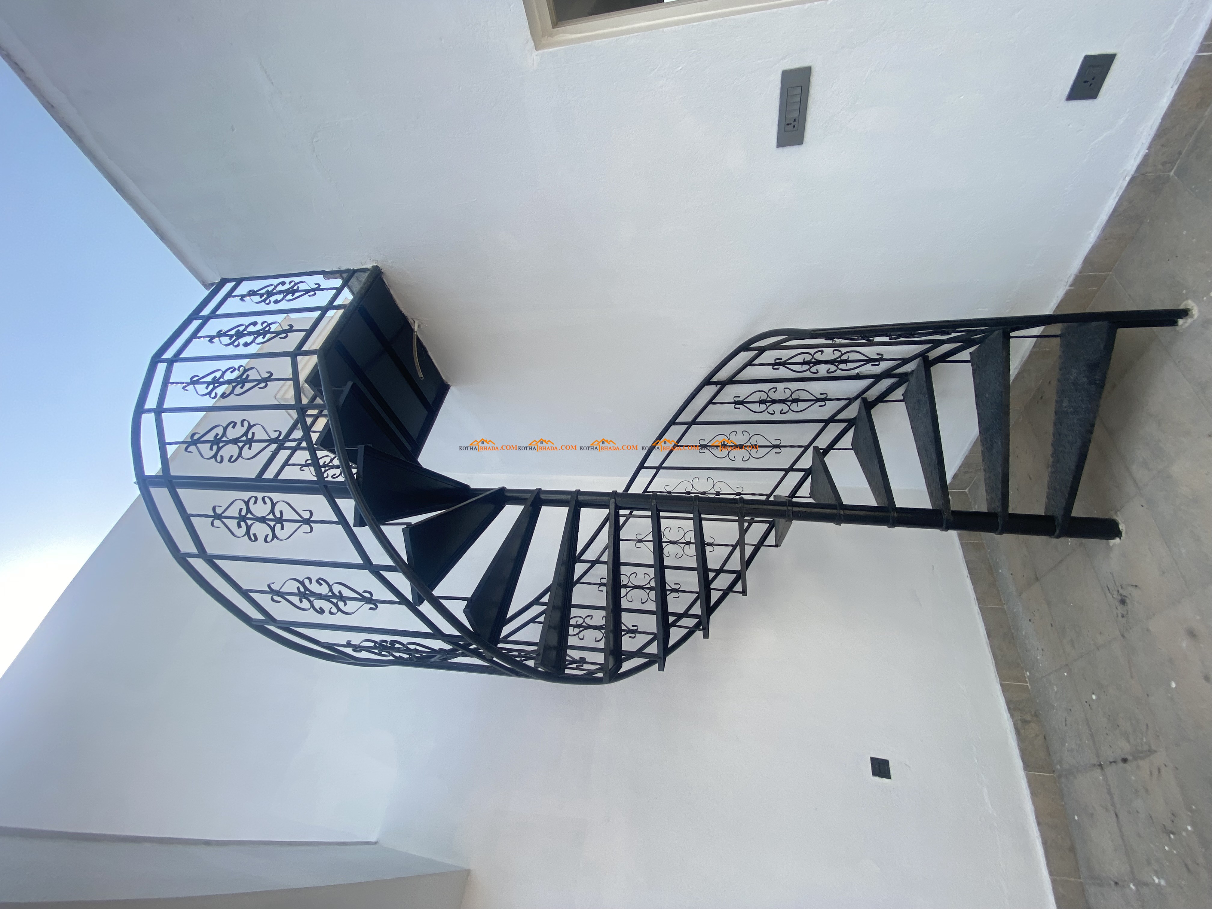 Office space available for rent in Gwarko ( with roof)