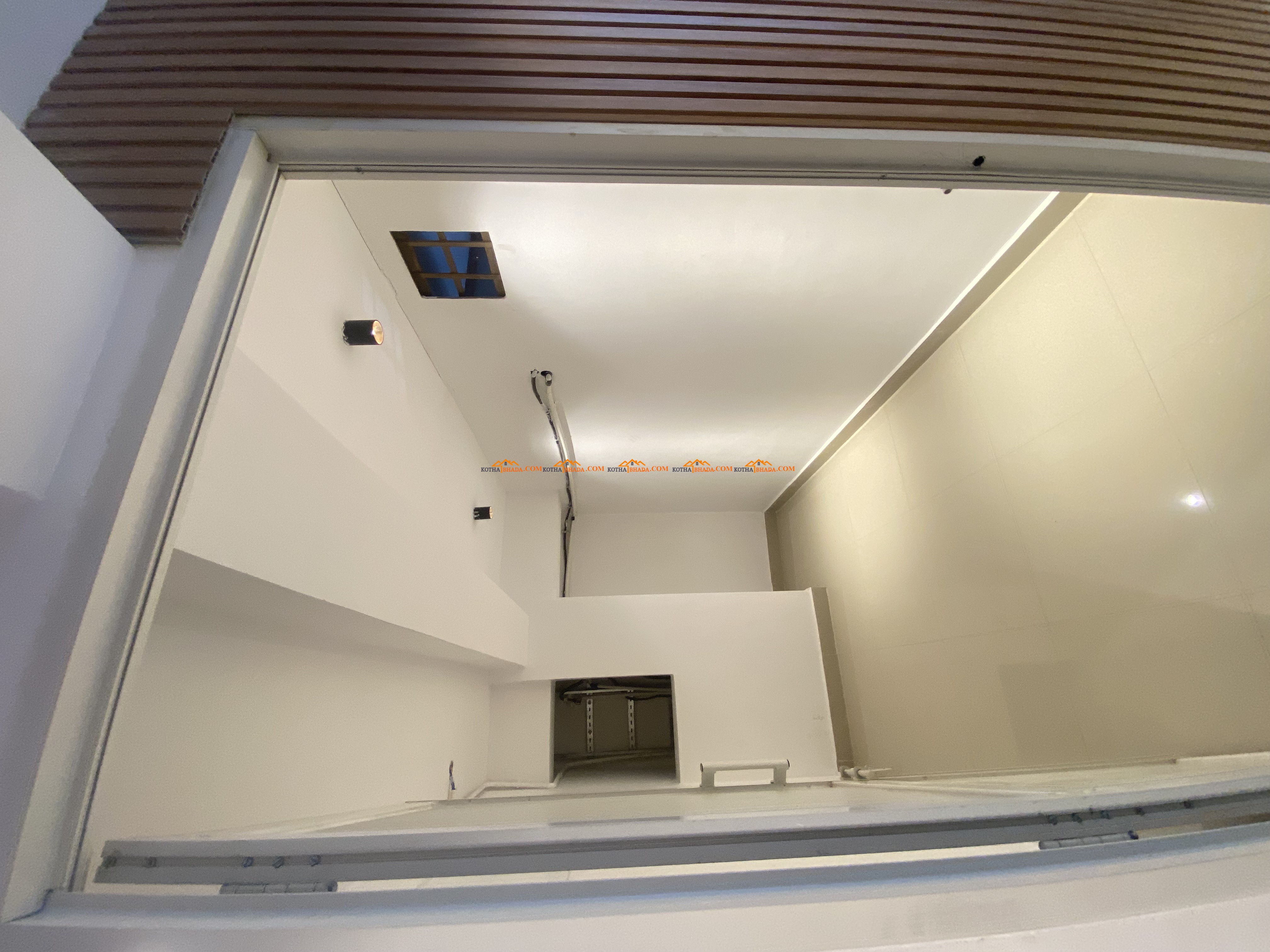 Office space available for rent in Gwarko ( with roof)